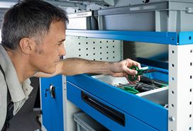 cajón con alfombrilla antideslizante